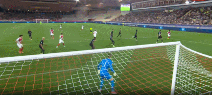 双方球员入 双方球员入